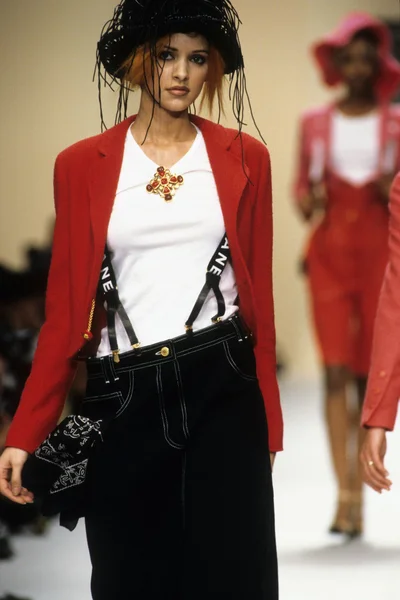 Look 60